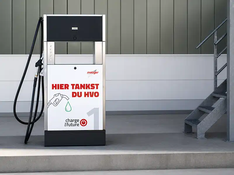 HVO-Zapfsäule an moderner Tankstelle